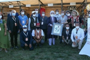 GELENEKSEL EL SANATLARI ÇÖMLEKÇİLİK ATÖLYEMİZDE ANKARA DAN GELEN ZİYARETÇİLERİMİZ BİZLERİ ONURLANDIRDI. TEŞEKKÜR EDERİZ.