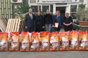 Adana Rotary Kulübü Başkanı Eşi Sayın Mübeccel hanım ve yönetimi Oya hanım, HAYKONFED Konfederasyonu Başkanı Sayın Nesrin Çıtırık'a ziyaretlerinde bulunup, hazır da bulunan ŞÖNDER Yönetim Kurulu Başkanı Sayın Adem Balcı, Adana Kent Konseyi Kadın Meclisi Başkanı Sayın Sevilay Doğan, CANKOP Platformu 