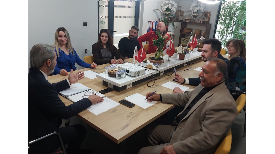ŞÖNDER YÖNETİM KURULU VE KONUK MİSAFİRLER İLE 2024 EĞİTİM EYLEM PLANI PROJE ÇALIŞMALARI HAKKINDA TOPLANTI ANI