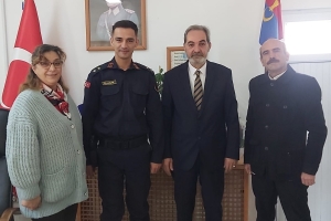 Sivas İli Gemerek İlçesi Karakol Komutanımız Jandarma Üsteğmen Sayın; Tugay OLUCAK ile Şiddeti Önleme Derneği Yönetim Kurulu olarak Makamında kendilerini ziyaretimizde Gemerek İlçesinde ki ; Derneğimizin tüzüğünde bulunan Her türlü Şiddeti Önleme başlıklı konular hakkında görüşmeler sonrasında günün