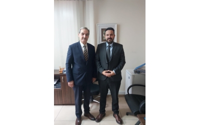 Adana İli Aile ve Sosyal Hizmetler İl Müdür Yardımcımız Sayın Ersan ERSİN ile ŞÖNDER Yönetim Kurulu Başkanı olarak Kadına Şiddet ve HERTÜRLÜ ŞİDDETE karşı konu başlıklı konular hakkında görüşmeler sonrasında günün anlamını taşıyan fotoğraf karesinde yer aldık. Kendilerine teşekkür ederiz.