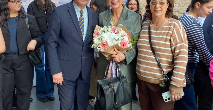 İŞKAD Yönetim Kurulu Başkanı Sayın M.Süheyla GERGİN ve Seyhan İlçe Belediyesi ile düzenlemiş olduğu Dünya Kadınlar günü Platformuna katılım sağladık. Alarko Holding Yönetim Kurulu Üyesi Sayın Leyla ALATON , HAYKONFED Konfederasyon Başkanı Sayın Nesrin ÇITIRIK günün anlamını taşıyan fotoğraf karesind