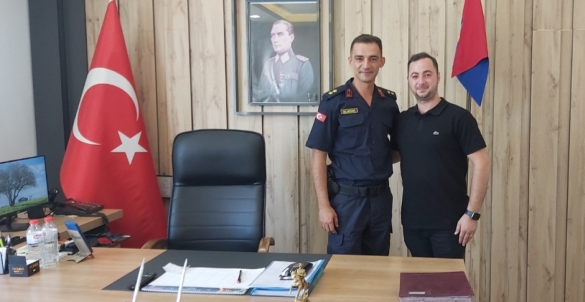 Sivas ili Gemerek ilçesi Karakol Komutanımız Jandarma Üsteğmen Sayın Tugay OLUCAK ile Şiddeti Önleme Derneği Denetim Kurulu Başkan Yardımcımız Sayın Ömer BALCI ile Makamında kendilerinin ziyaretinde bulunmuştur.