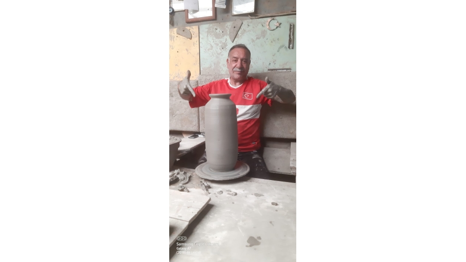 KÜLTÜR VE TURİZM BAKANLIĞINA BAĞLI GELENEKSEL EL SANATÇISI ÇÖMLEKÇİLİK ÜSTADI EYYUP MAKAL 