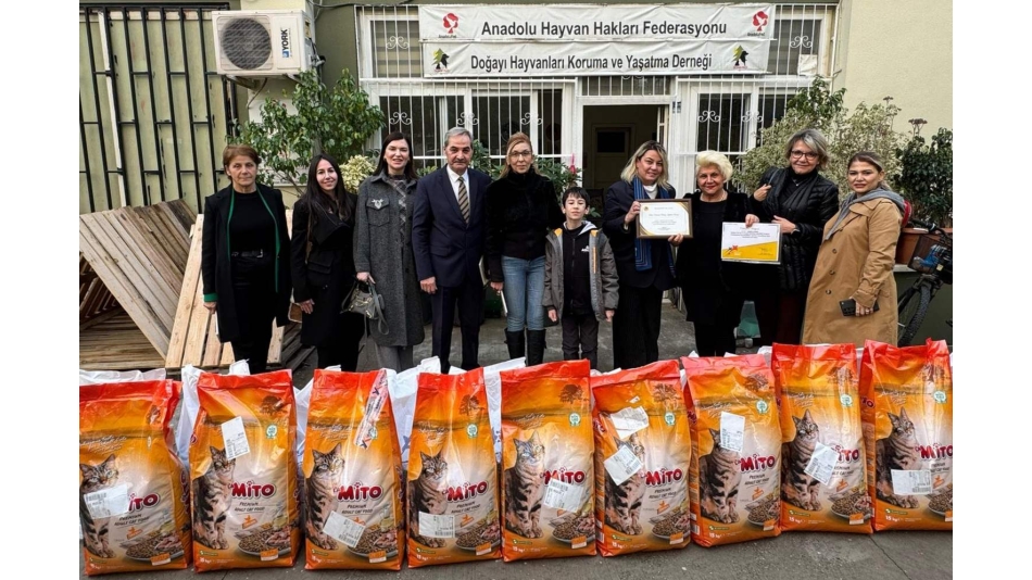 Adana Rotary Kulübü Başkanı Eşi Sayın Mübeccel hanım ve yönetimi Oya hanım, HAYKONFED Konfederasyonu Başkanı Sayın Nesrin Çıtırık'a ziyaretlerinde bulunup, hazır da bulunan ŞÖNDER Yönetim Kurulu Başkanı Sayın Adem Balcı, Adana Kent Konseyi Kadın Meclisi Başkanı Sayın Sevilay Doğan, CANKOP Platformu 