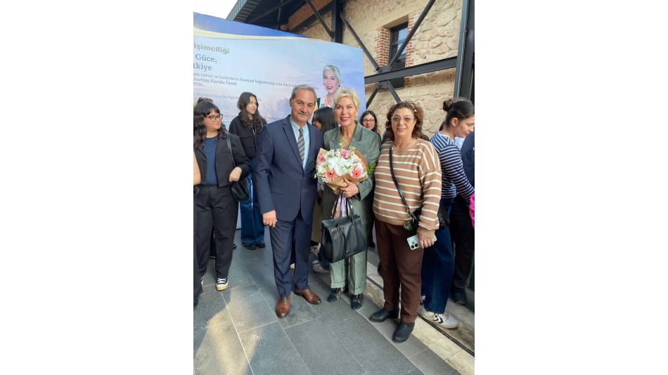 İŞKAD Yönetim Kurulu Başkanı Sayın M.Süheyla GERGİN ve Seyhan İlçe Belediyesi ile düzenlemiş olduğu Dünya Kadınlar günü Platformuna katılım sağladık. Alarko Holding Yönetim Kurulu Üyesi Sayın Leyla ALATON , HAYKONFED Konfederasyon Başkanı Sayın Nesrin ÇITIRIK günün anlamını taşıyan fotoğraf karesind