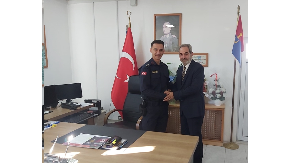 Sivas İli Gemerek İlçesi Karakol Komutanımız Jandarma Üsteğmen Sayın; Tugay OLUCAK ile Şiddeti Önleme Derneği Yönetim Kurulu olarak Makamında kendilerini ziyaretimizde Gemerek İlçesinde ki ; Derneğimizin tüzüğünde bulunan Her türlü Şiddeti Önleme başlıklı konular hakkında görüşmeler sonrasında günün